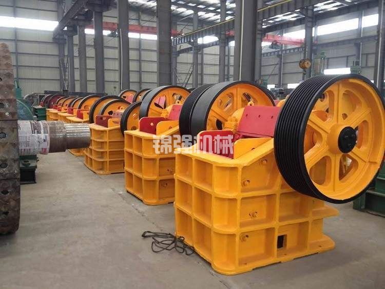 購買巖石破碎機(jī)多少錢？型號類別選擇(圖1)